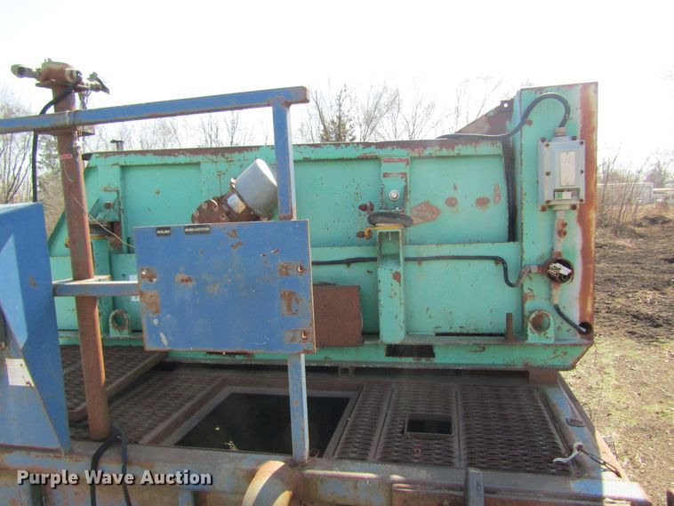 image for item DL0880 American MP300 mud pump