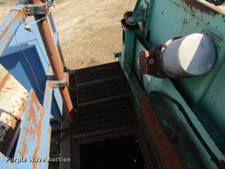 image for item DL0880 American MP300 mud pump