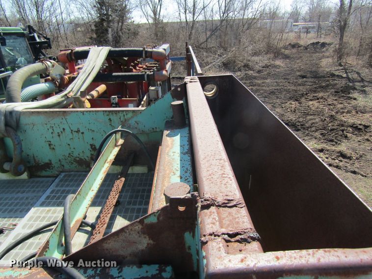 image for item DL0880 American MP300 mud pump