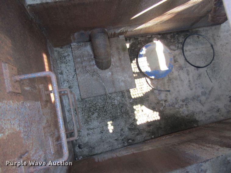 image for item DL0880 American MP300 mud pump