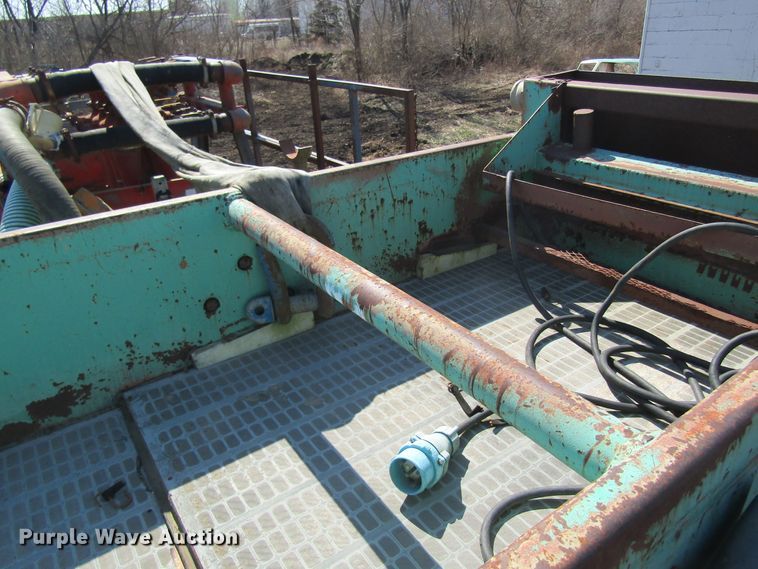 image for item DL0880 American MP300 mud pump