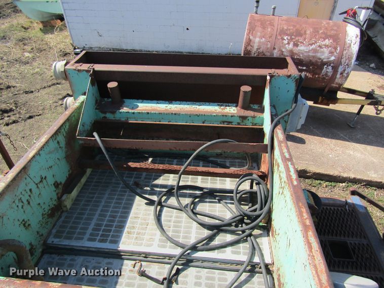 image for item DL0880 American MP300 mud pump