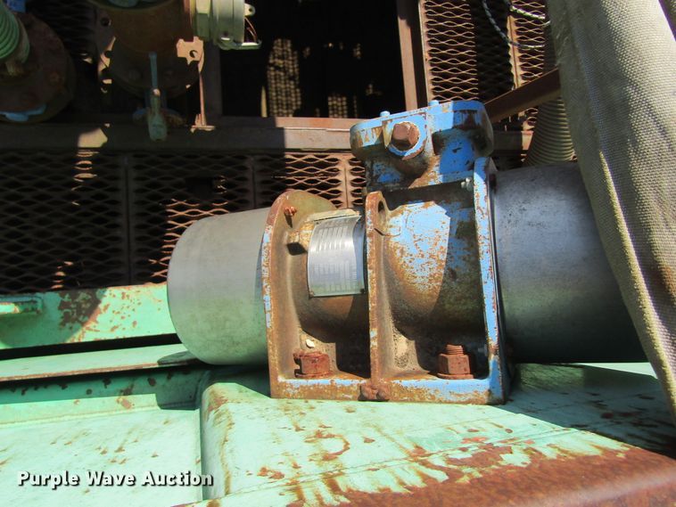 image for item DL0880 American MP300 mud pump