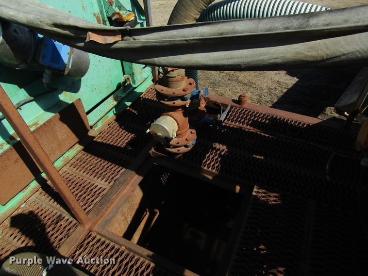 image for item DL0880 American MP300 mud pump