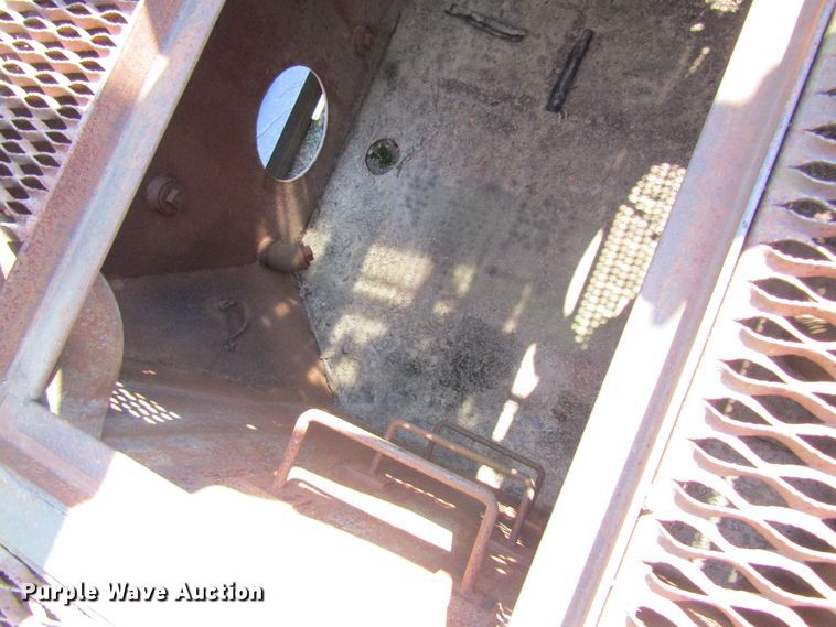 image for item DL0880 American MP300 mud pump