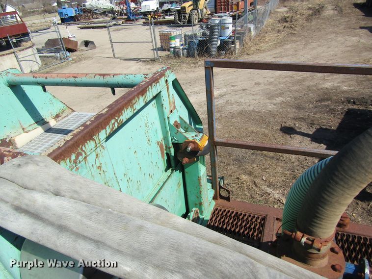 image for item DL0880 American MP300 mud pump