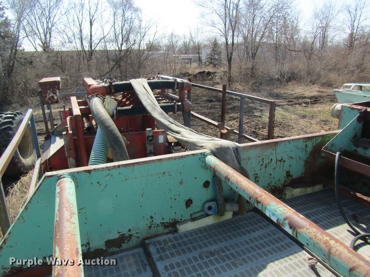 image for item DL0880 American MP300 mud pump