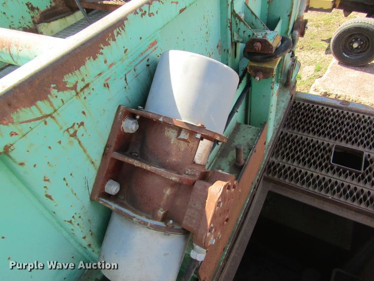 image for item DL0880 American MP300 mud pump