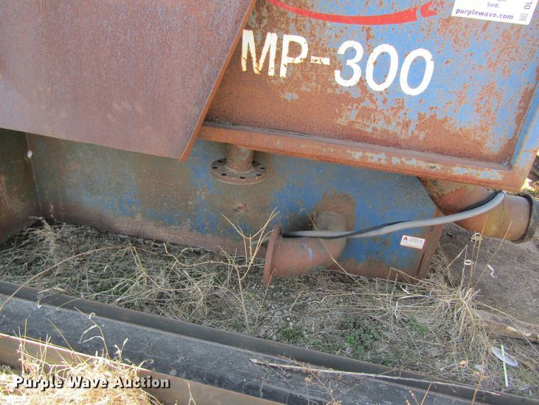 image for item DL0880 American MP300 mud pump