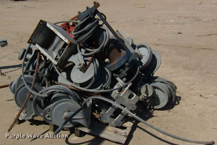 image for item DL0881 Assorted Wintech winches