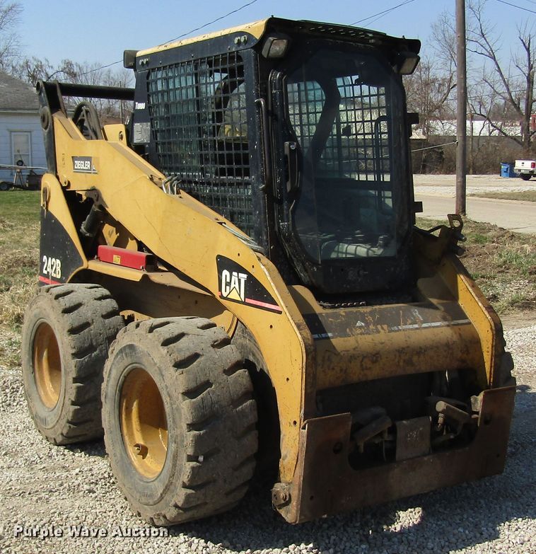 image for item DL0884 2004 Caterpillar 242B  skid steer loader