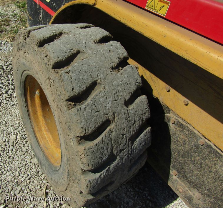 image for item DL0884 2004 Caterpillar 242B  skid steer loader