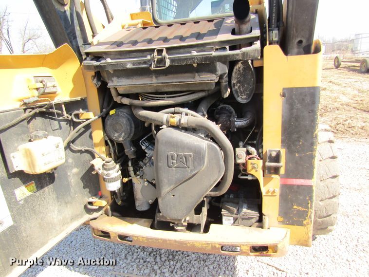 image for item DL0884 2004 Caterpillar 242B  skid steer loader