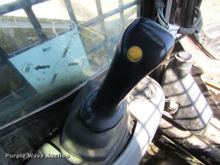 image for item DL0884 2004 Caterpillar 242B  skid steer loader