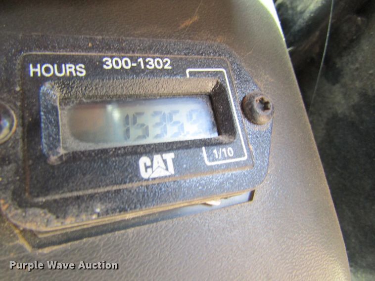 image for item DL0884 2004 Caterpillar 242B  skid steer loader