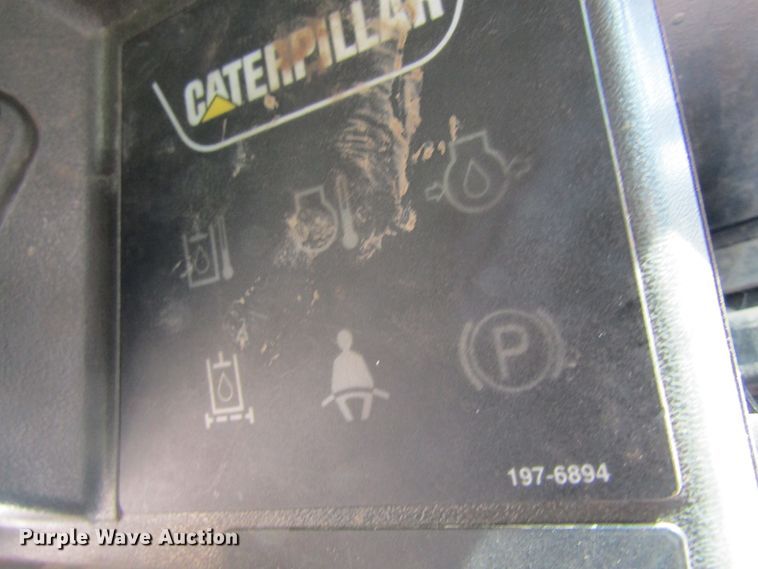 image for item DL0884 2004 Caterpillar 242B  skid steer loader