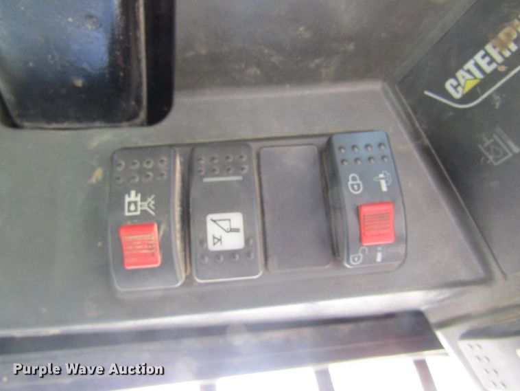 image for item DL0884 2004 Caterpillar 242B  skid steer loader