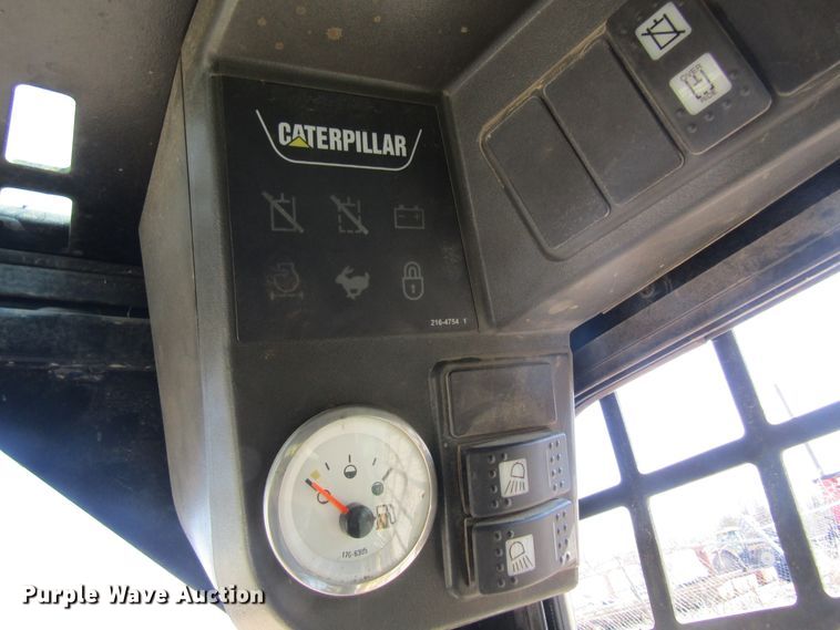 image for item DL0884 2004 Caterpillar 242B  skid steer loader