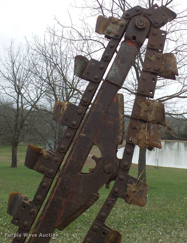 image for item DL0917 Ditch Witch V30  trencher