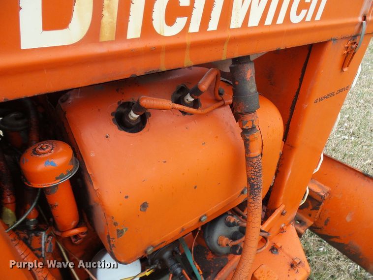 image for item DL0917 Ditch Witch V30  trencher