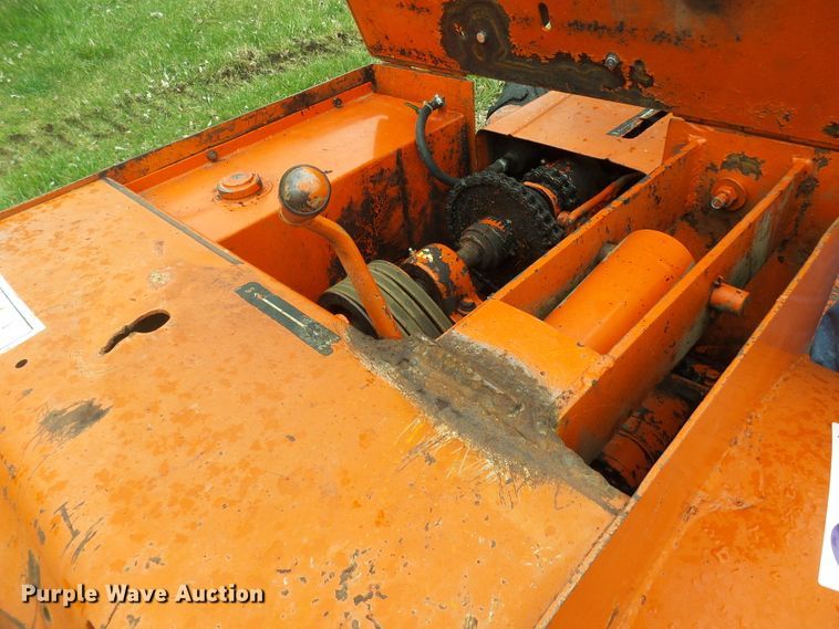 image for item DL0917 Ditch Witch V30  trencher