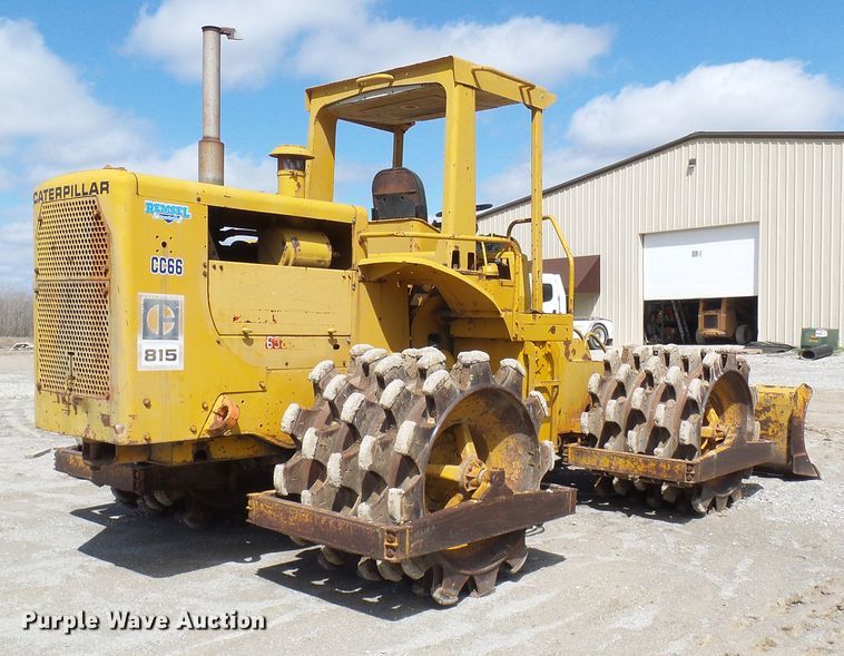 image for item DL0924 1975 Caterpillar 815  soil compactor