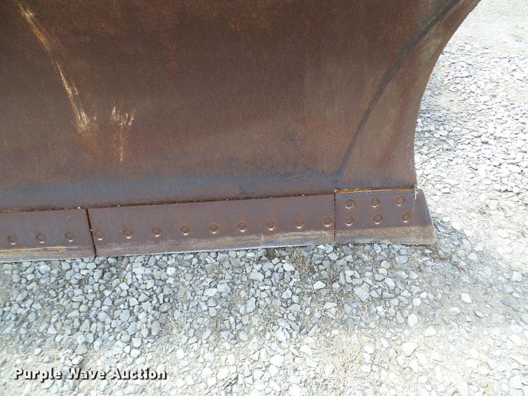 image for item DL0924 1975 Caterpillar 815  soil compactor