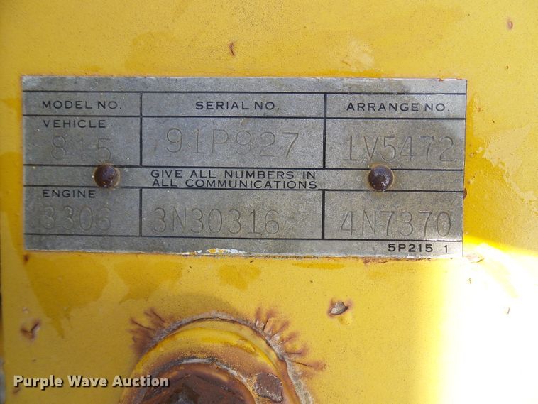 image for item DL0924 1975 Caterpillar 815  soil compactor