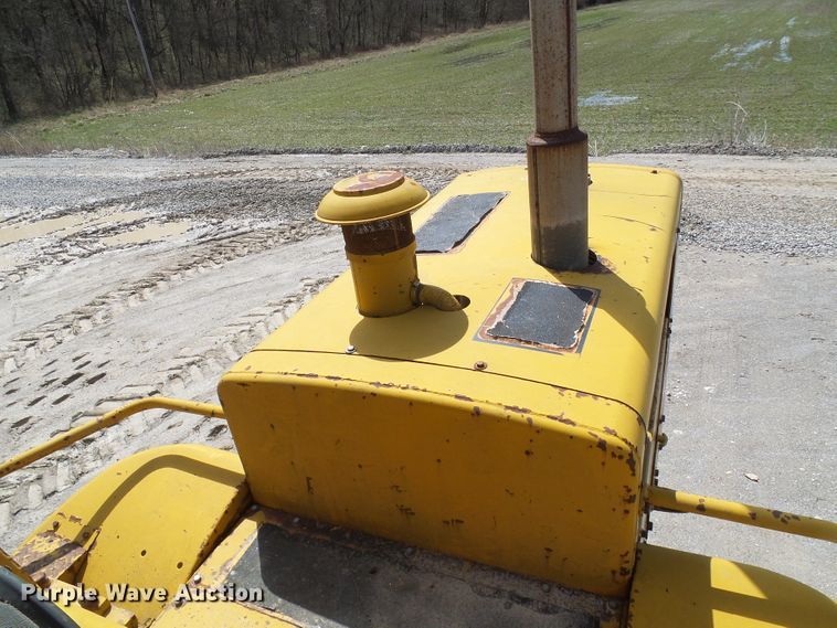 image for item DL0924 1975 Caterpillar 815  soil compactor