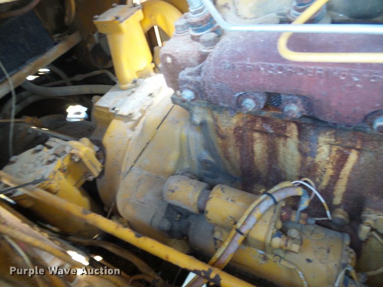 image for item DL0924 1975 Caterpillar 815  soil compactor