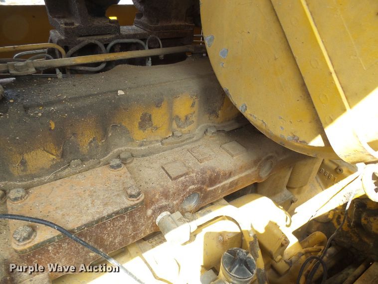 image for item DL0924 1975 Caterpillar 815  soil compactor
