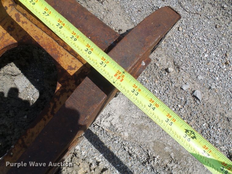 image for item DL0930 32"W excavator thumb