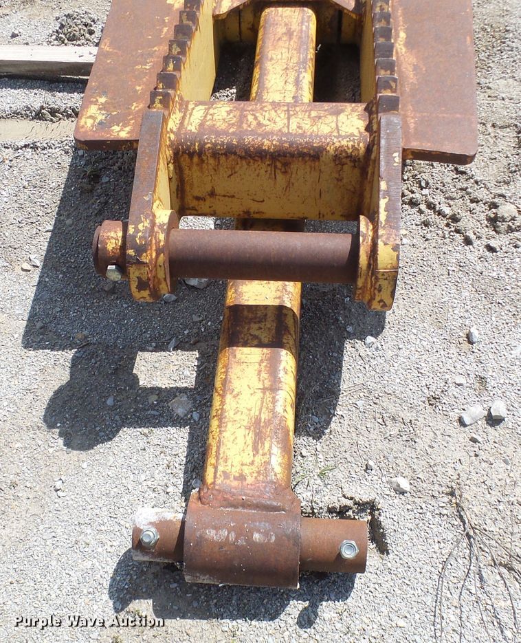 image for item DL0932 32"W excavator thumb