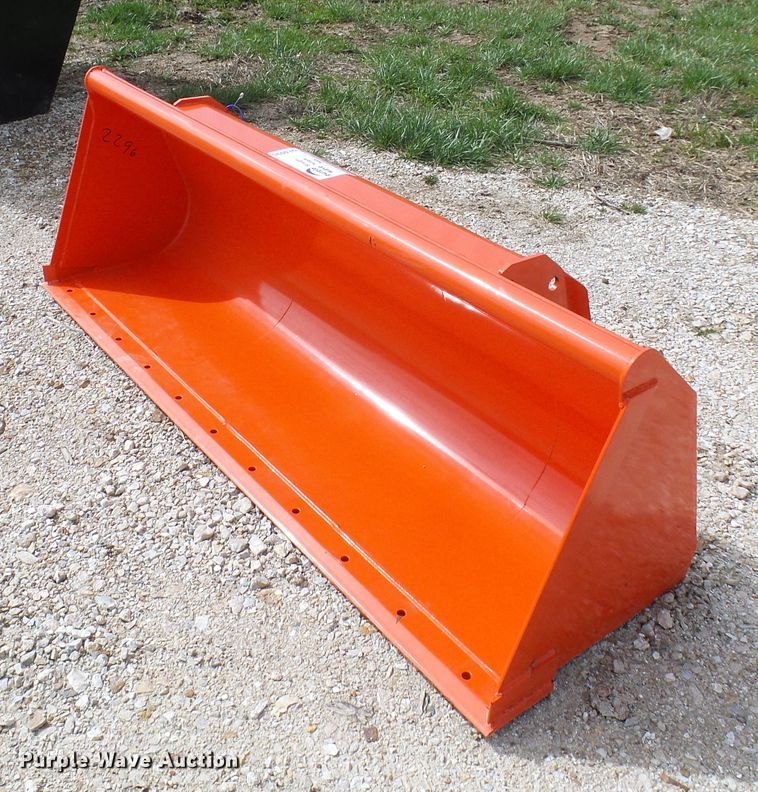 image for item DL0935 Kubota L2296 72"W bucket