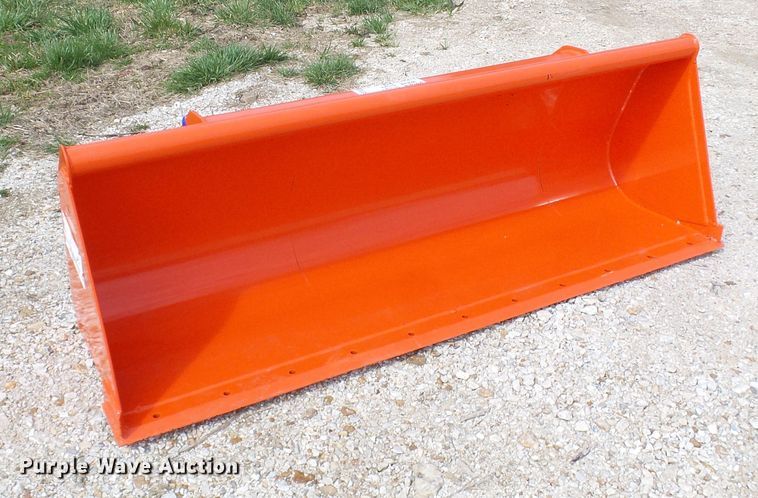 image for item DL0935 Kubota L2296 72"W bucket