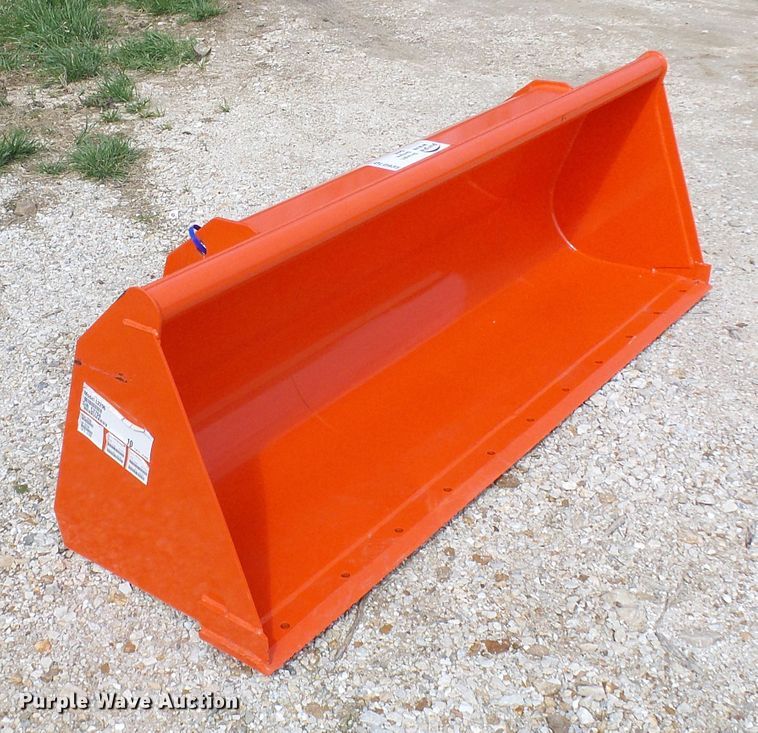 Kubota L2296 72"W bucket in Tebbetts, MO Item DL0935 sold Purple Wave