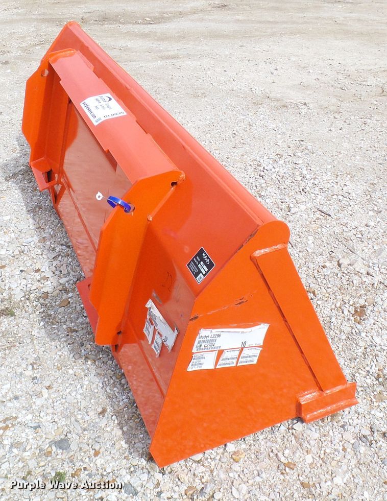 image for item DL0935 Kubota L2296 72"W bucket