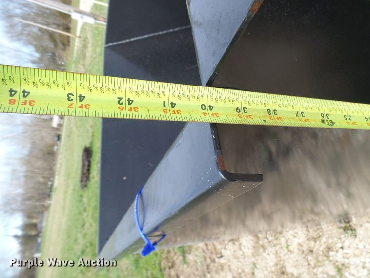 image for item DL0936 Skid steer dumpster