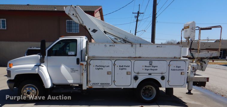 image for item DL4827 2006 GMC C5500  bucket truck