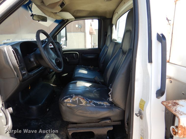 image for item DL4827 2006 GMC C5500  bucket truck