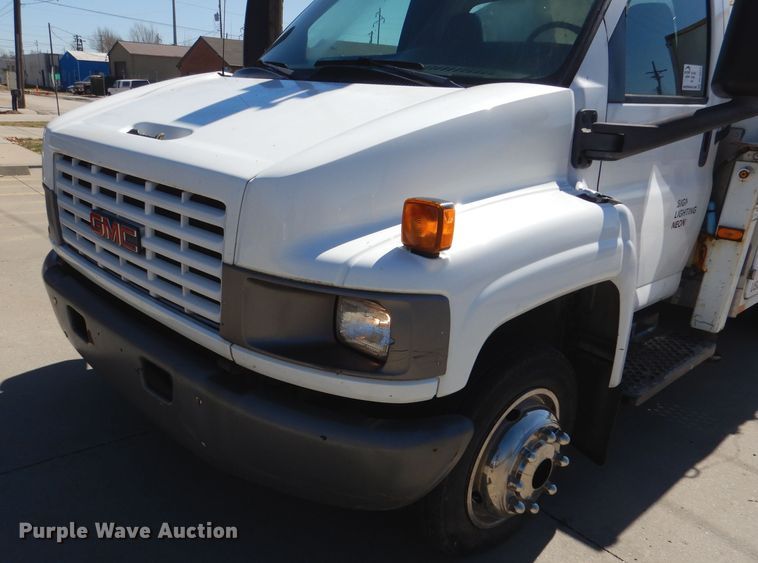 image for item DL4827 2006 GMC C5500  bucket truck