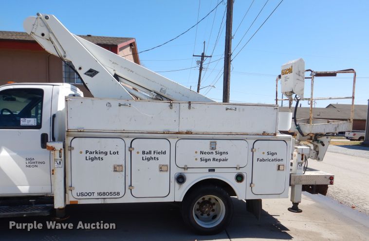 image for item DL4827 2006 GMC C5500  bucket truck