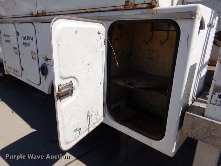 image for item DL4827 2006 GMC C5500  bucket truck