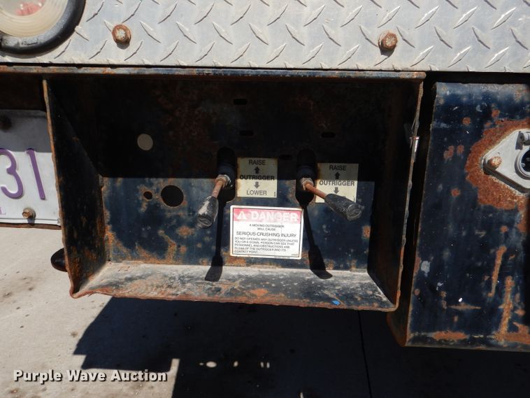 image for item DL4827 2006 GMC C5500  bucket truck