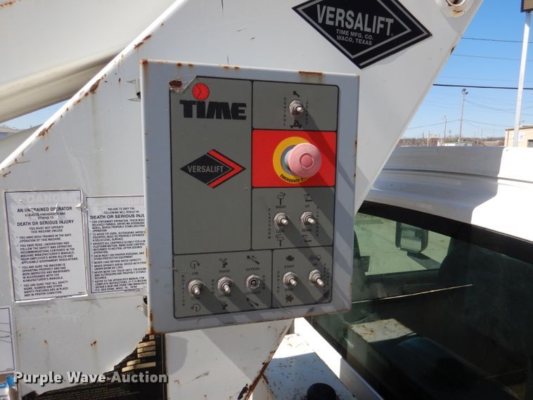 image for item DL4827 2006 GMC C5500  bucket truck