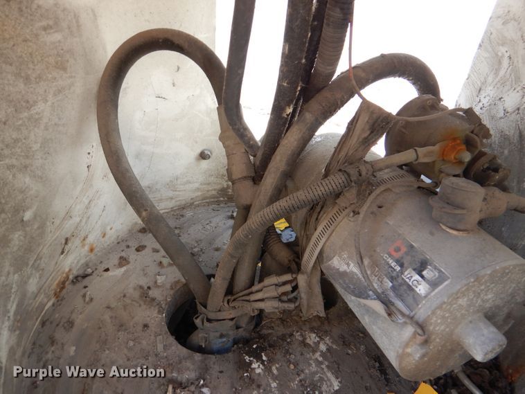 image for item DL4827 2006 GMC C5500  bucket truck