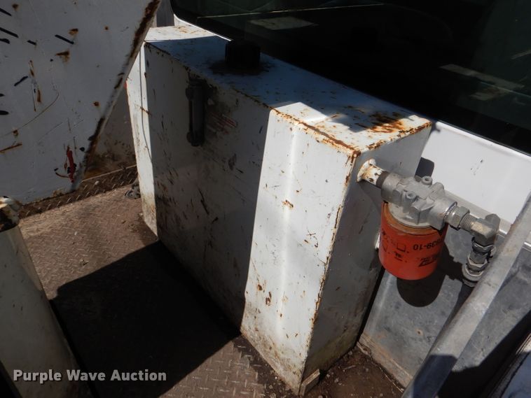 image for item DL4827 2006 GMC C5500  bucket truck