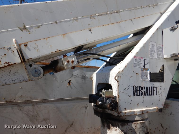 image for item DL4827 2006 GMC C5500  bucket truck