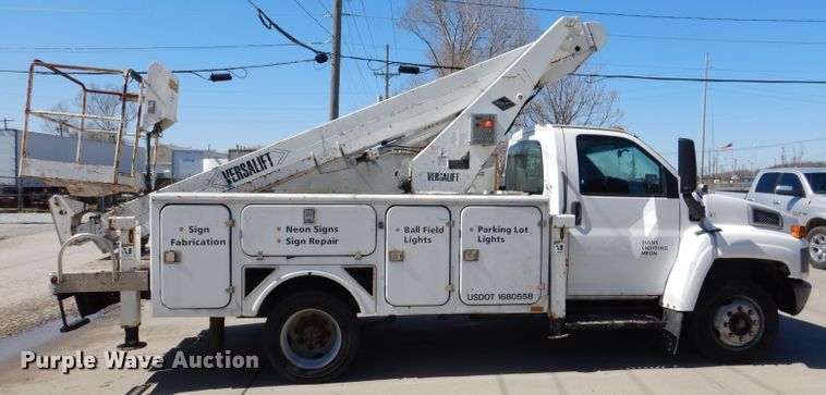 image for item DL4827 2006 GMC C5500  bucket truck