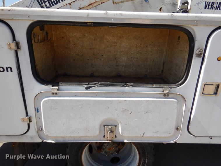 image for item DL4827 2006 GMC C5500  bucket truck